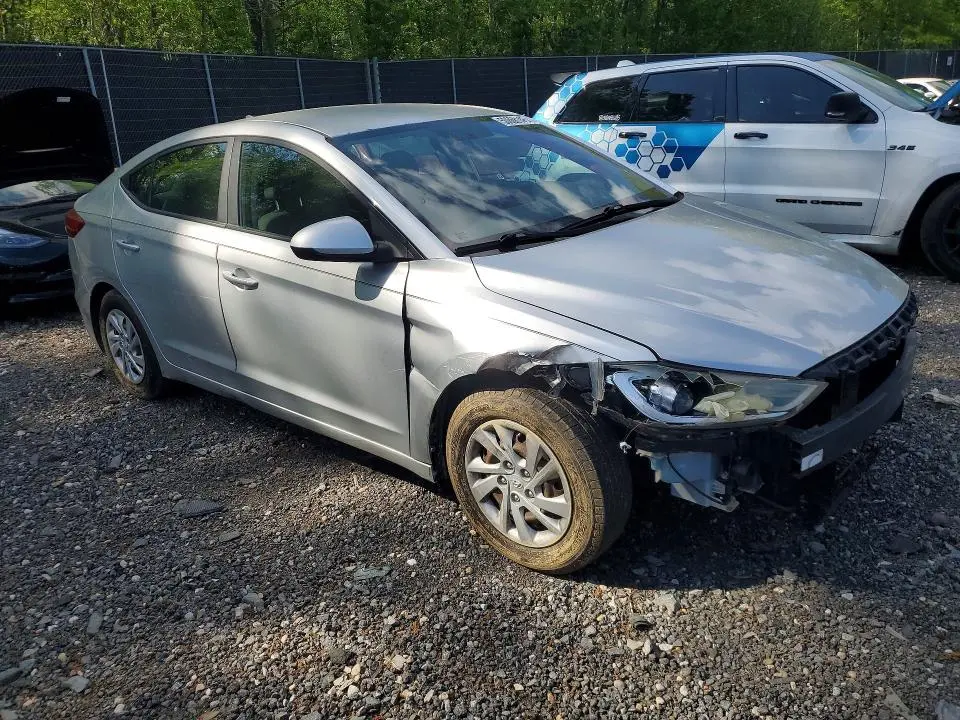 2018 HYUNDAI ELANTRA SE  