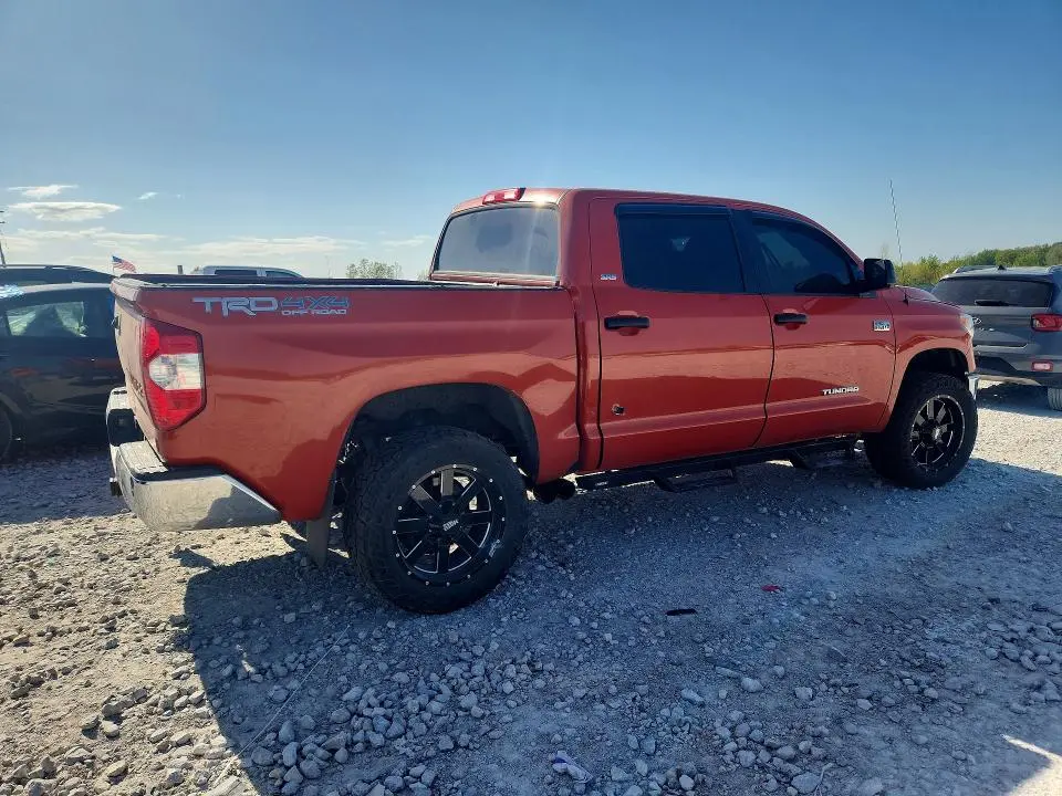 2017 TOYOTA TUNDRA SR5  