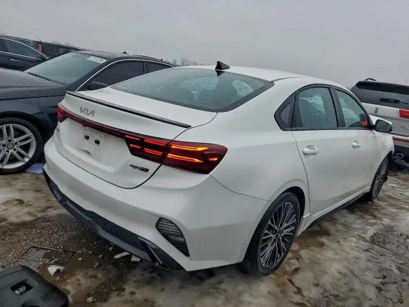 2022 KIA FORTE GT LINE  
