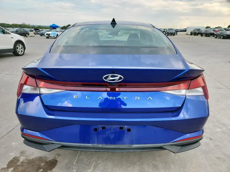 2021 HYUNDAI ELANTRA SE  