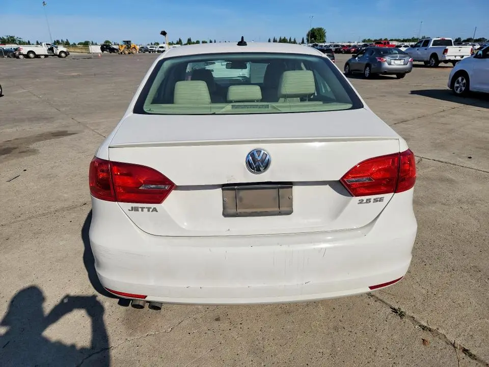 2013 VOLKSWAGEN JETTA SE  