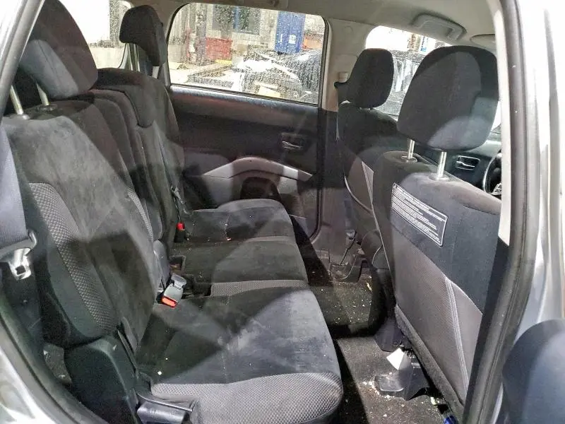 2010 MITSUBISHI OUTLANDER XLS  