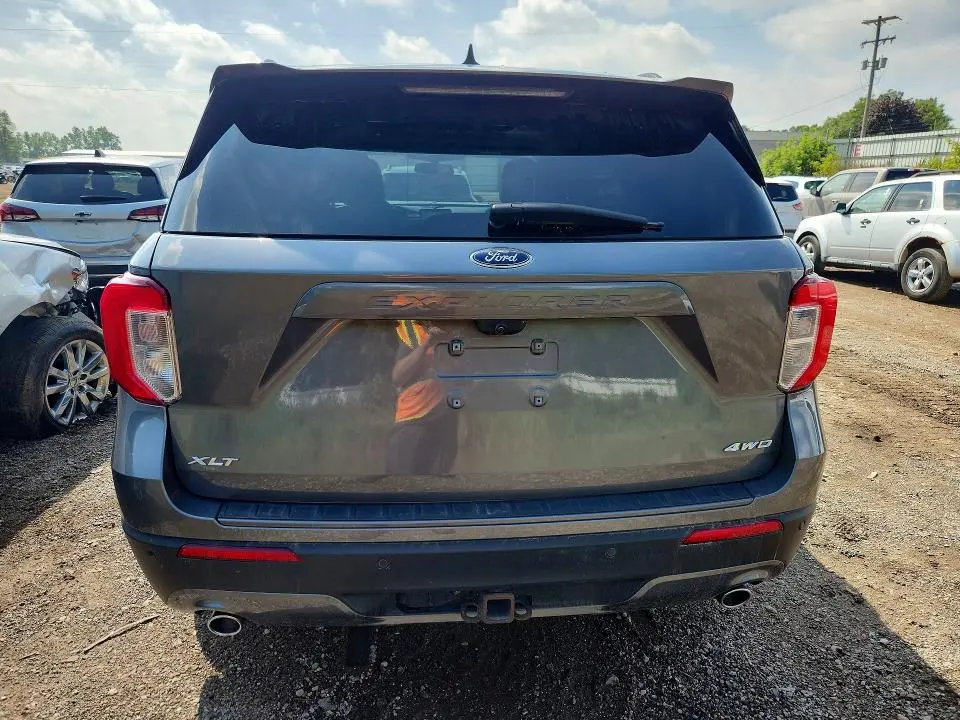 2021 FORD EXPLORER XLT  