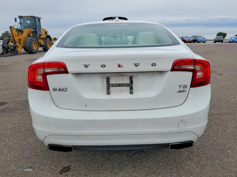 2015 VOLVO S60 PREMIER  