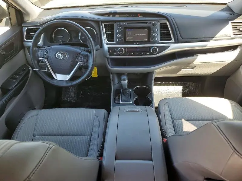 2015 TOYOTA HIGHLANDER LE PLUS  