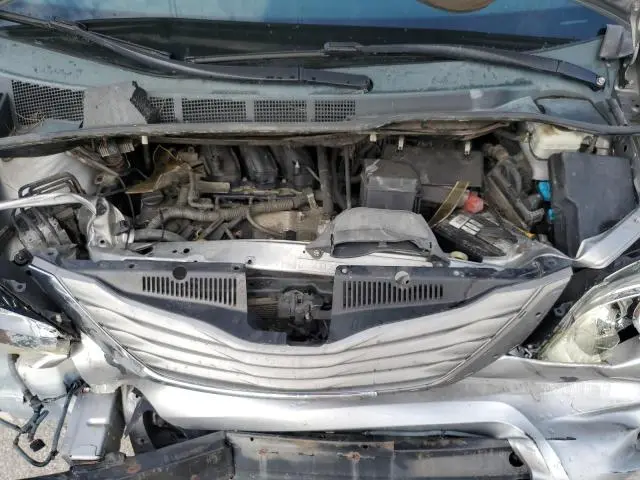 2011 TOYOTA SIENNA XLE  