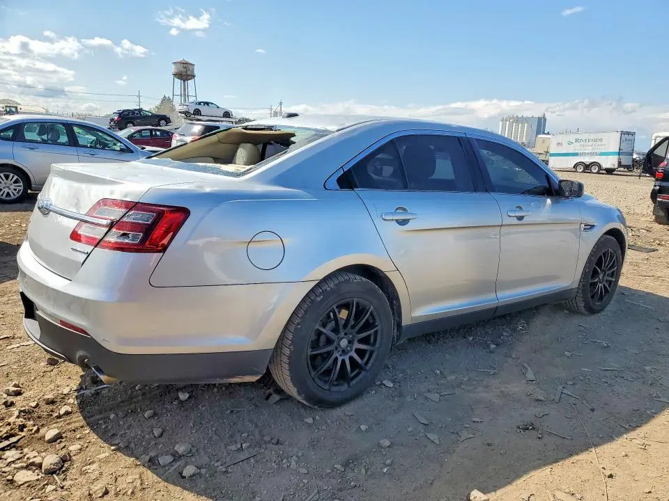2018 FORD TAURUS SE  
