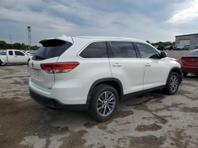 2019 TOYOTA HIGHLANDER SE  