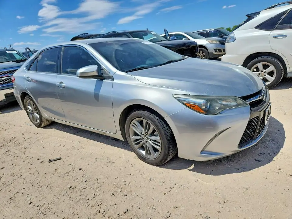 2017 TOYOTA CAMRY SE  