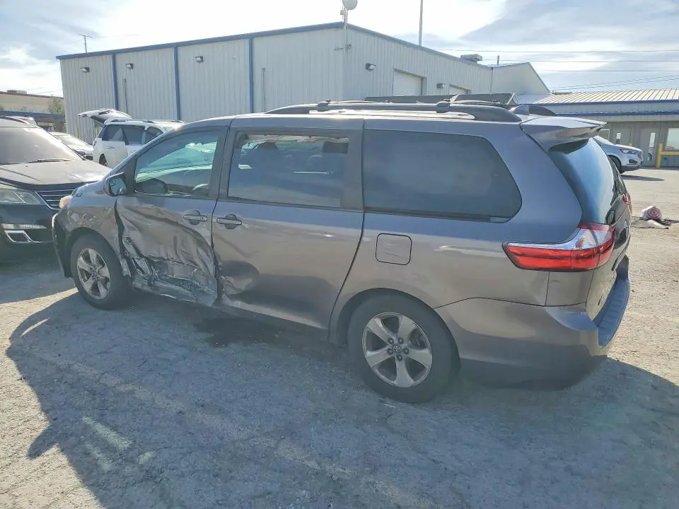 2019 TOYOTA SIENNA LE 8-PASSENGER  