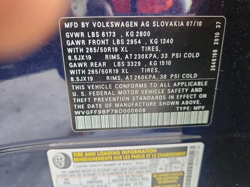 2011 VOLKSWAGEN TOUAREG V6  