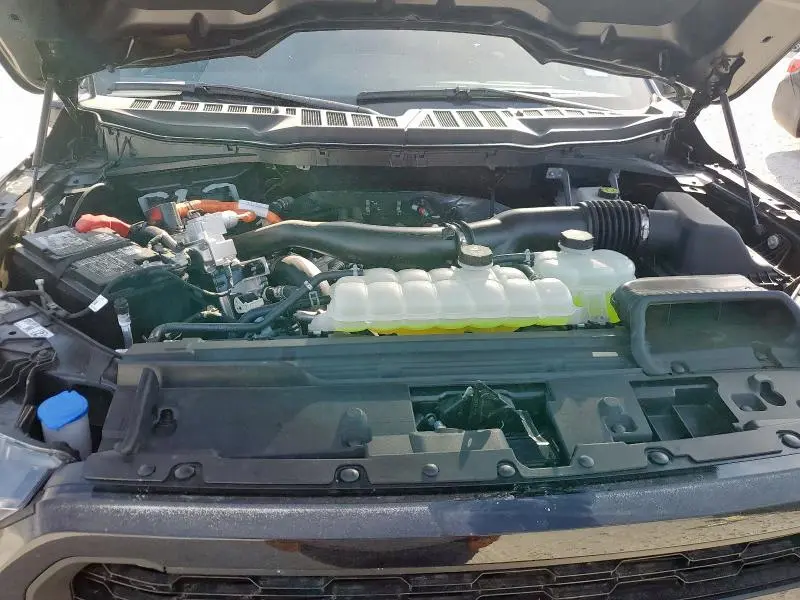 2025 FORD F150 LARIAT  