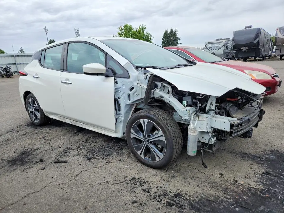 2022 NISSAN LEAF SV  