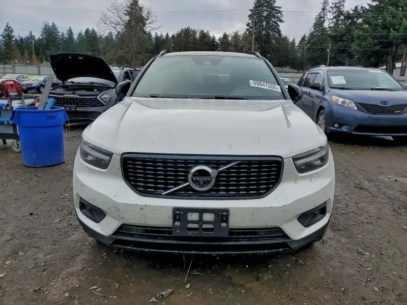 2021 VOLVO XC40 T5 R-DESIGN  