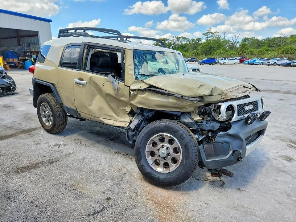 2012 TOYOTA FJ CRUISER BASE  