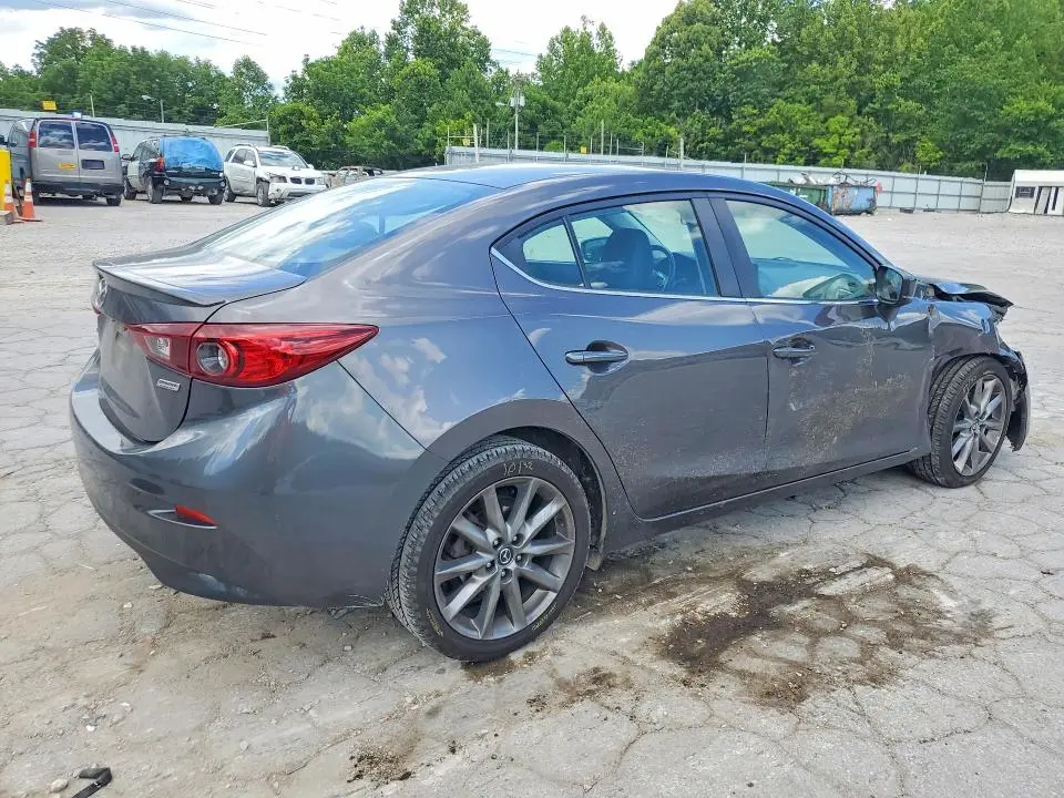 2018 MAZDA 3 TOURING  