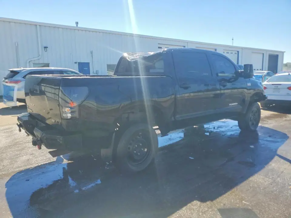 2013 TOYOTA TUNDRA CREWMAX SR5  