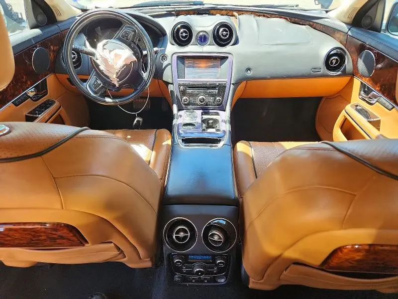 2011 JAGUAR XJL   