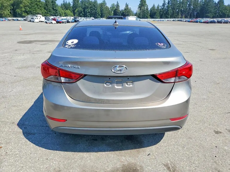 2016 HYUNDAI ELANTRA SE  