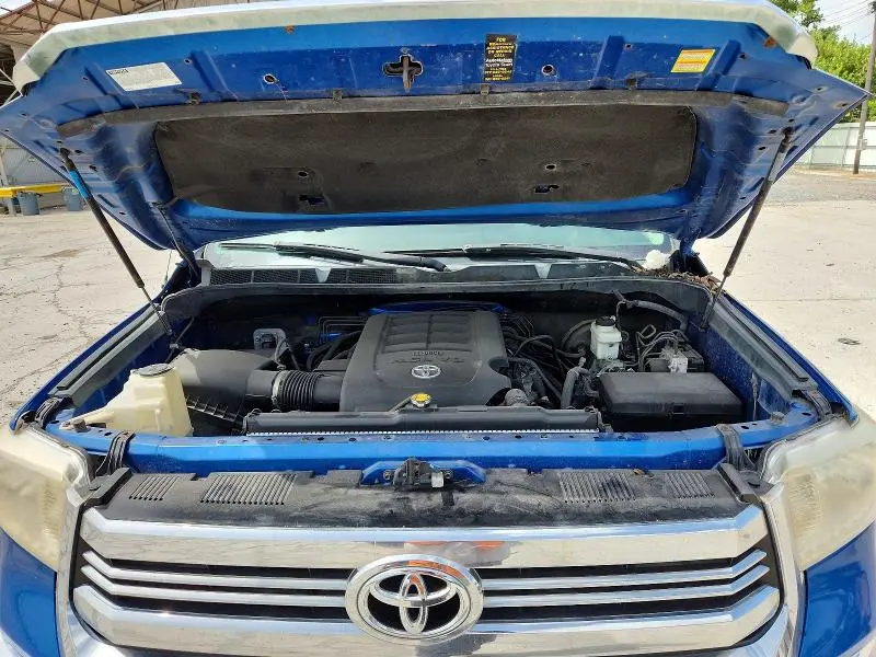 2017 TOYOTA TUNDRA CREWMAX SR5  