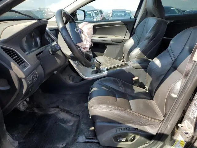 2017 VOLVO XC60 T6 DYNAMIC  