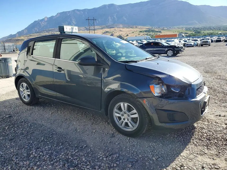 2016 CHEVROLET SONIC LT  
