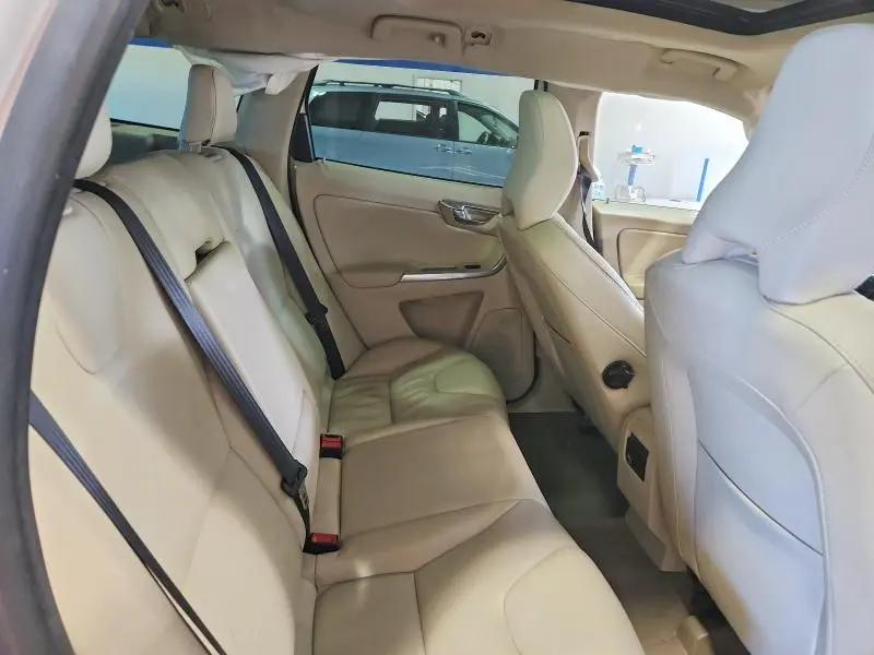 2015 VOLVO XC60 T5 PREMIER  