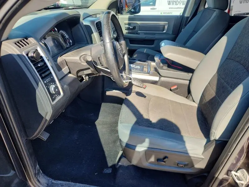 2013 RAM 1500 SLT  