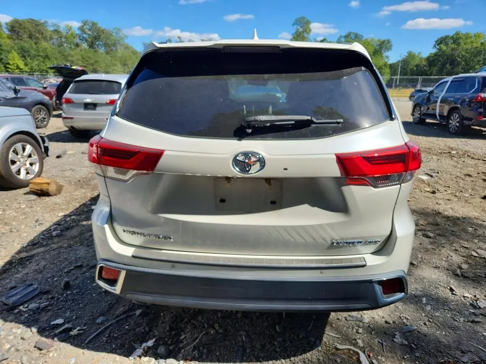 2019 TOYOTA HIGHLANDER LIMITED PLATINUM  