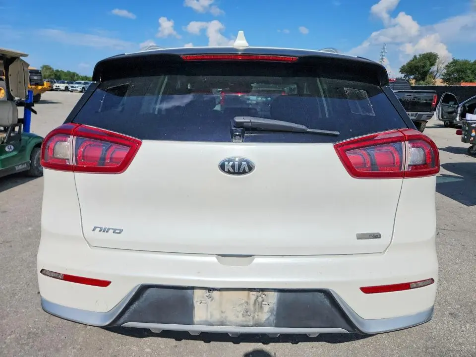 2018 KIA NIRO LX  