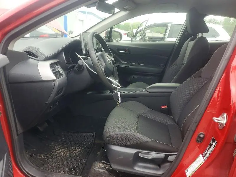 2020 TOYOTA C-HR LE  