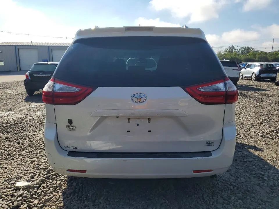 2019 TOYOTA SIENNA XLE 7-PASSENGER  