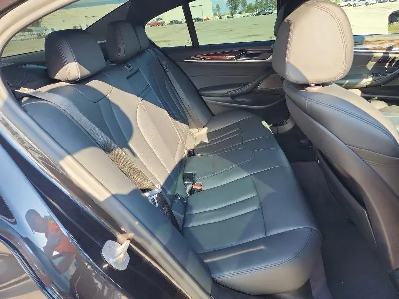 2020 BMW 530E   