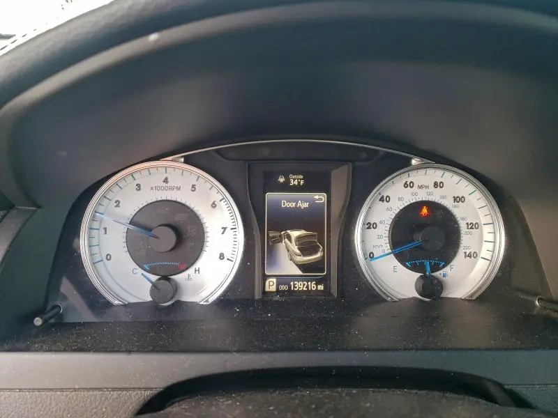 2016 TOYOTA CAMRY LE  