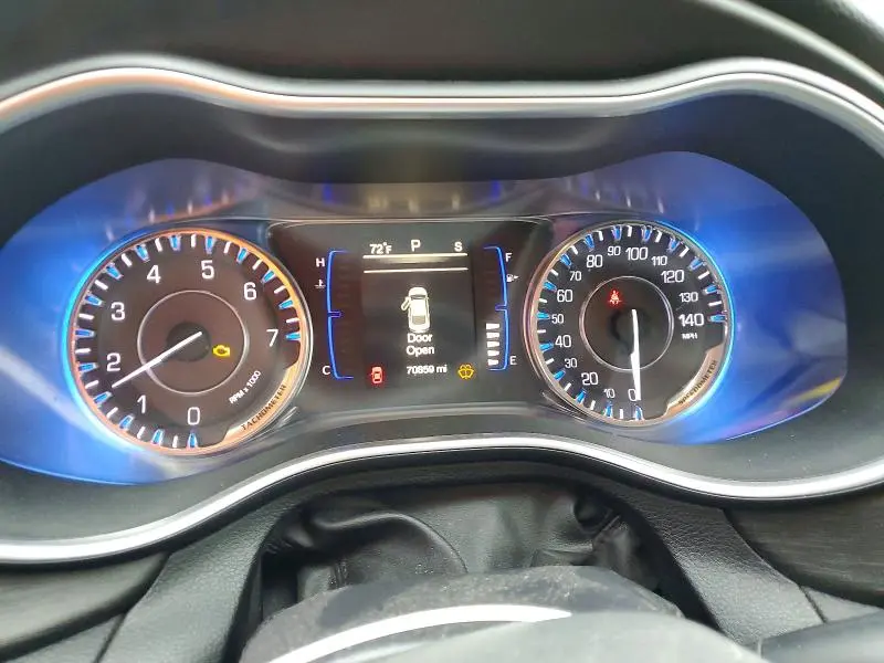 2016 CHRYSLER 200 LIMITED  