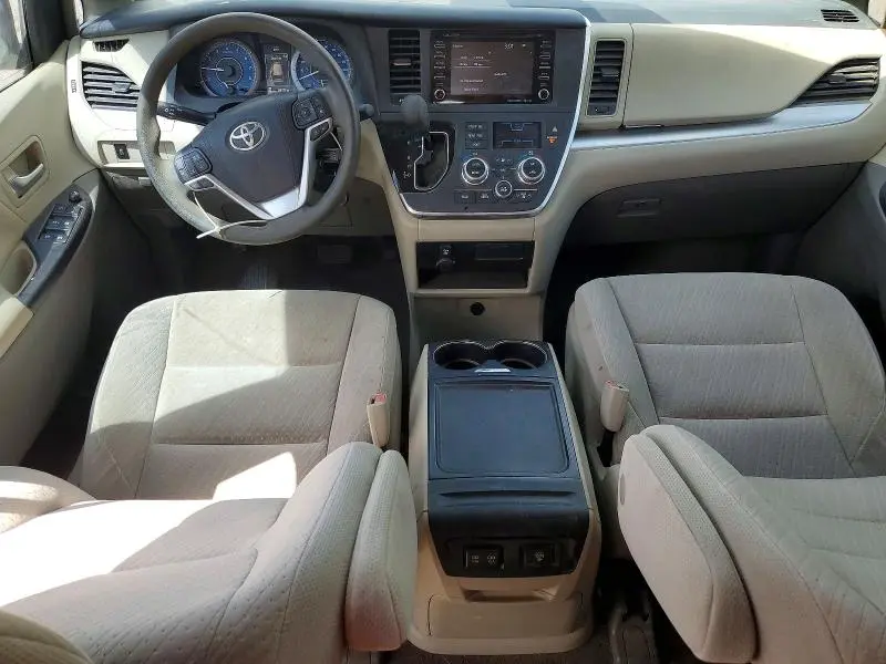 2018 TOYOTA SIENNA LE 8-PASSENGER  