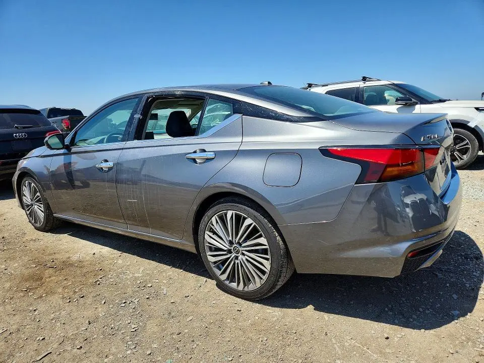 2023 NISSAN ALTIMA SL  