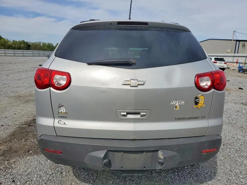 2011 CHEVROLET TRAVERSE LT  