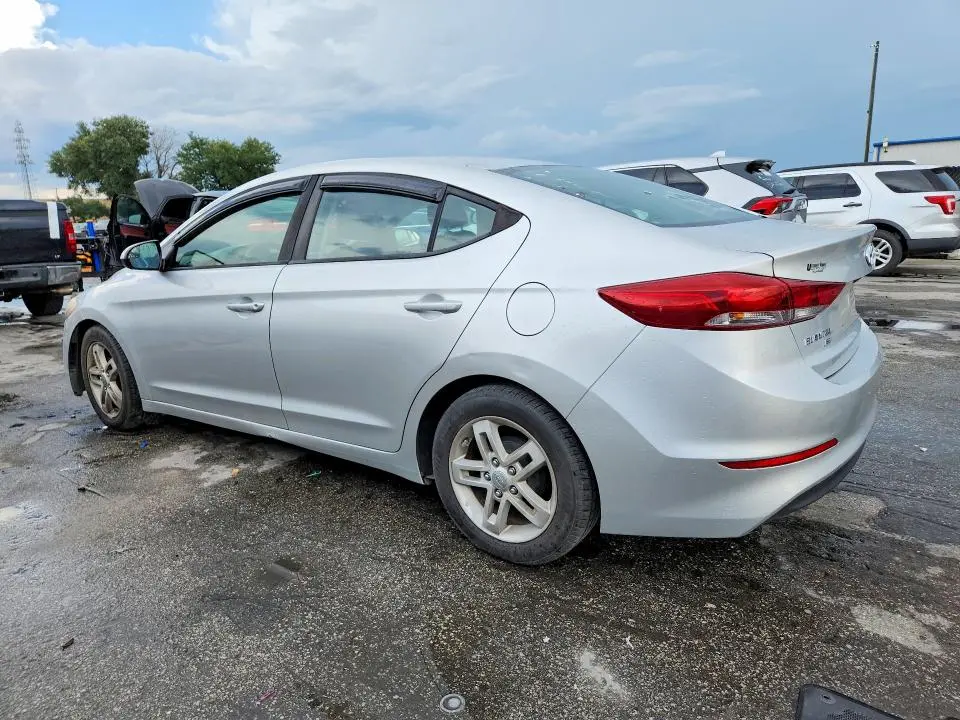 2018 HYUNDAI ELANTRA SE  