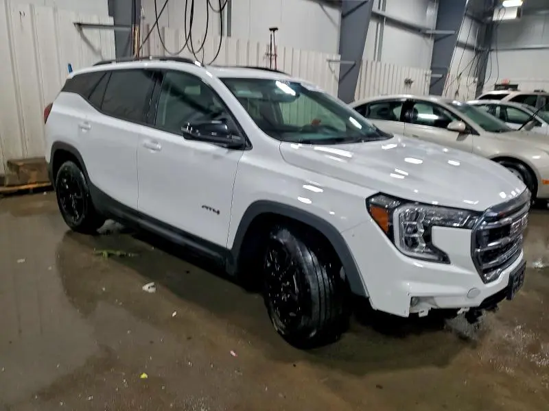 2022 GMC TERRAIN AT4  