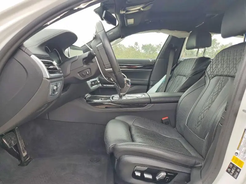 2018 BMW 750 XI  