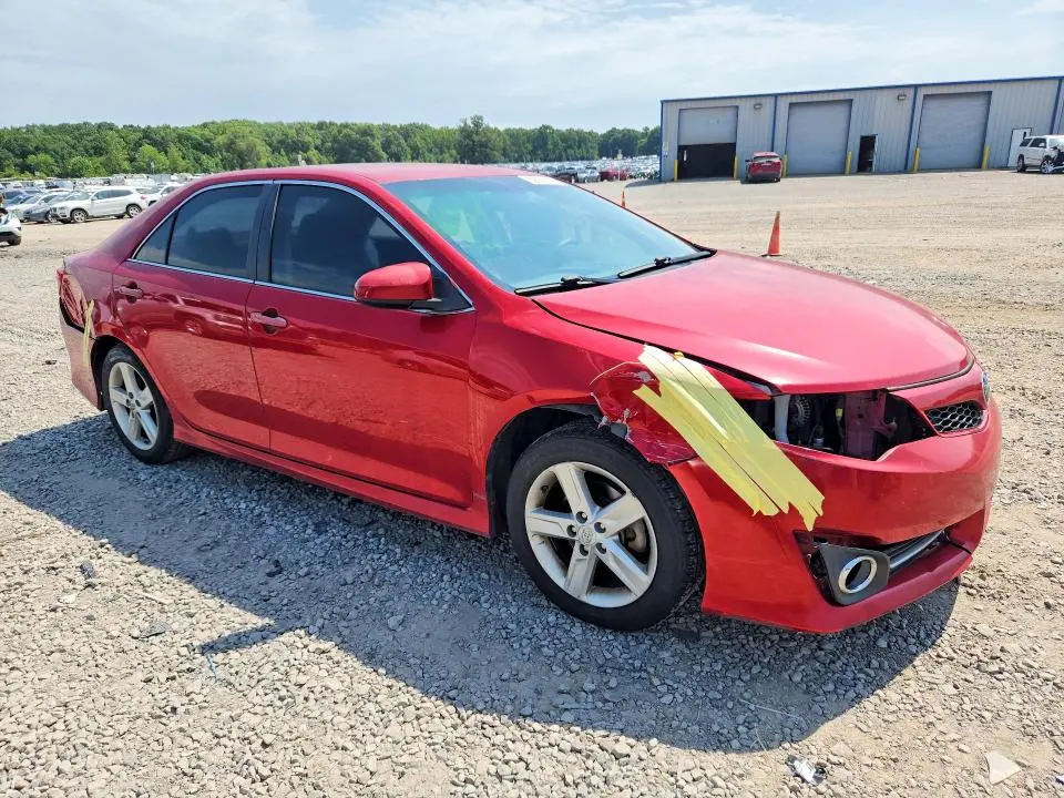 2013 TOYOTA CAMRY SE  