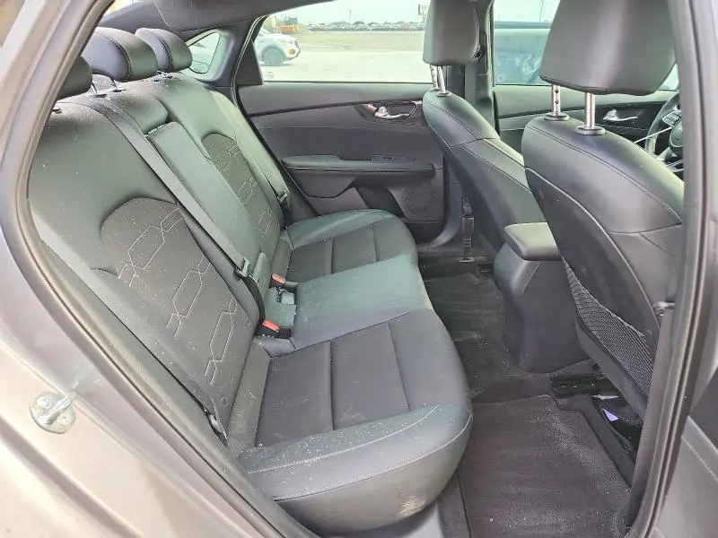 2024 KIA FORTE GT LINE  