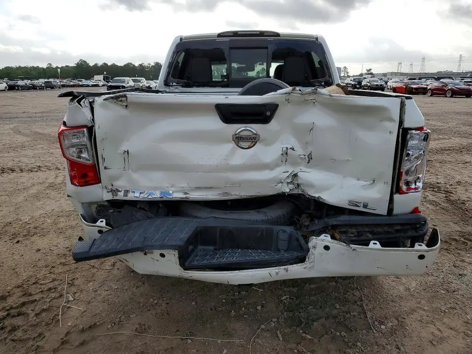 2017 NISSAN TITAN SL  