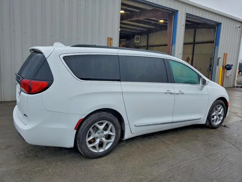 2017 CHRYSLER PACIFICA TOURING L  