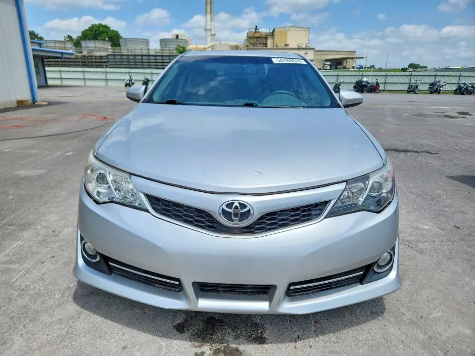2013 TOYOTA CAMRY SE  