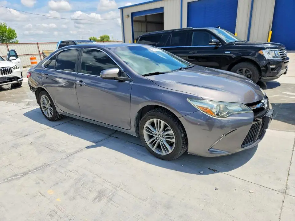 2017 TOYOTA CAMRY SE  