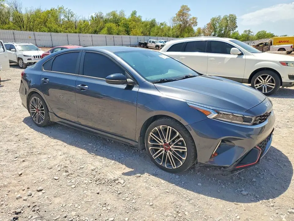2023 KIA FORTE GT  