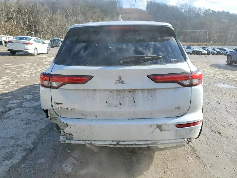 2024 MITSUBISHI OUTLANDER SE  