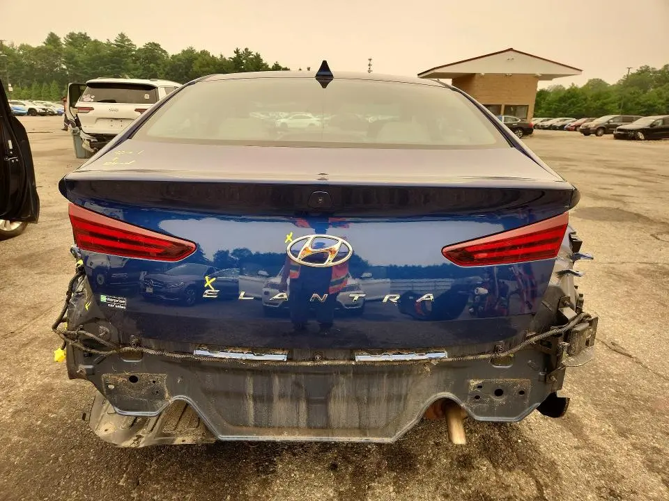 2020 HYUNDAI ELANTRA SEL  